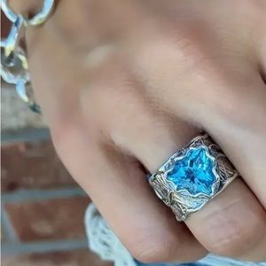 Bohemian Vintage Fashion Ring With Clear Blue Gemstone NWT Size 10